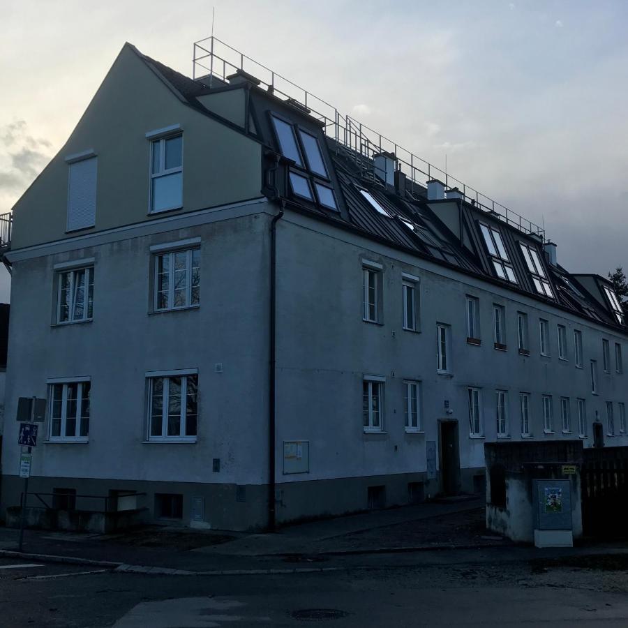 Lg Living Apartment Stockerau Exteriör bild